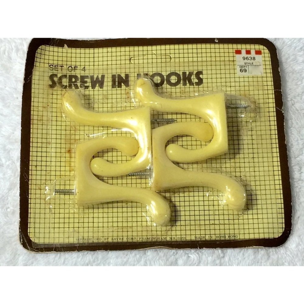 Vintage Set Of 4 Screw In Hooks